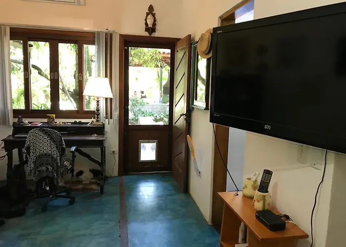 Suíte com Ar + frigobar+ Tv Sky Ubatuba